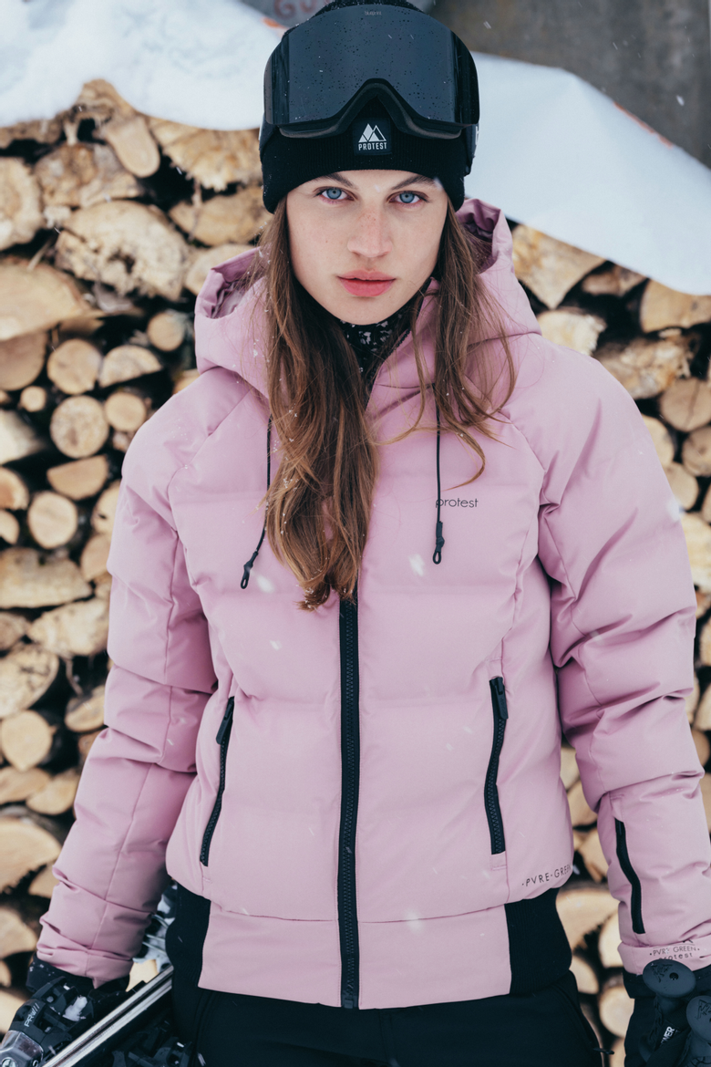 Best 23 Cute Ski Outfits for Women: Ski Barbie-Inspired for 2024
