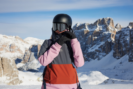 Looking for a women's ski jacket? Order your ski jacket at Protest
